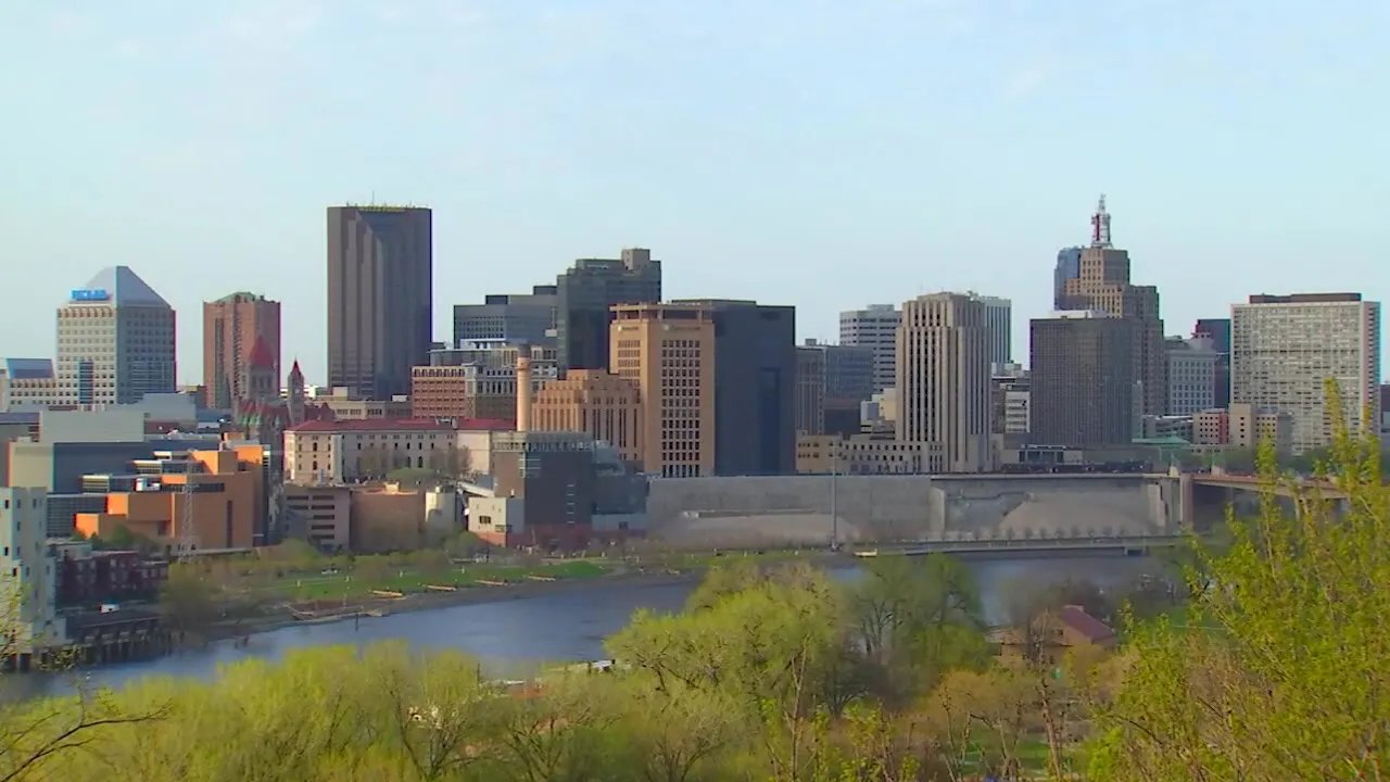 Saint Paul, Minnesota skyline at dusk
